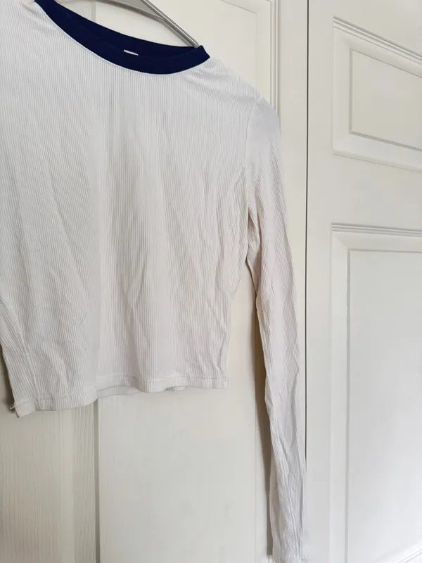 Skims white ribbed longsleeve blue collar soft fitted top - Image 4