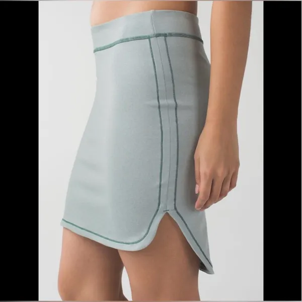 Lululemon city skirt high low size 10 - Image 8