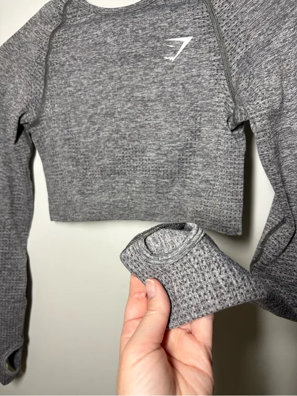 Gymshark Grey Seamless Long-Sleeve Crop Top - Image 3