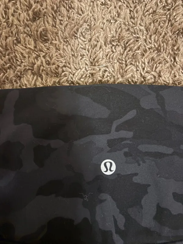 LuLuLemon Align Crop 21" Leggings Size 4 Incognito Camo Multi Grey Style W6AVIS - Image 3