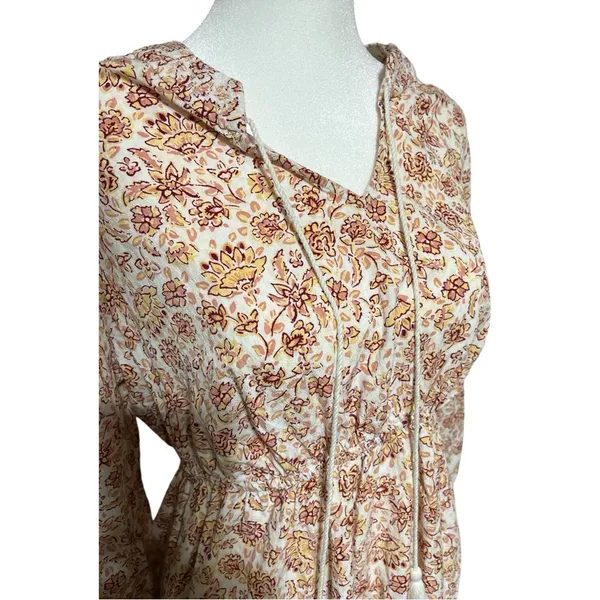 Isabel Maternity by Ingrid & Isabel Floral Tunic Top size Medium - Image 3
