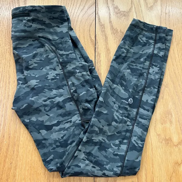Lululemon Speed‎ Up Mid Rise Legging Size 4 Camouflage Evergreen Camo Green - Image 3