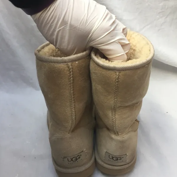 Short UGG Tan Boots Size: 7 - Image 4