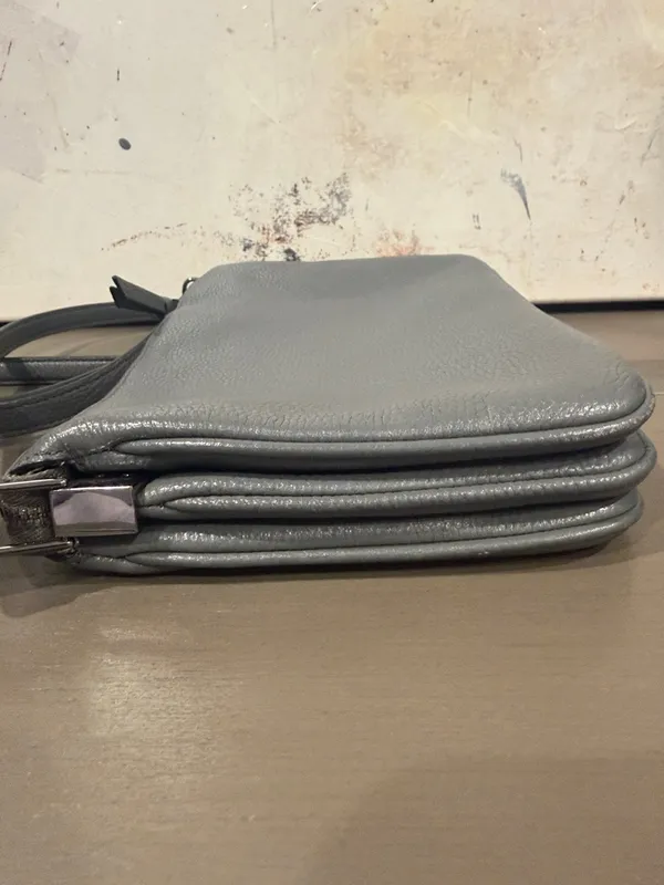 Kate Spade Grey Crossbody Mulberry Street Madelyne Grey Leather Bag EUC - Image 5