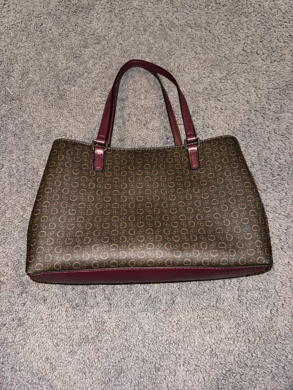 Guess Purse  - Image 4