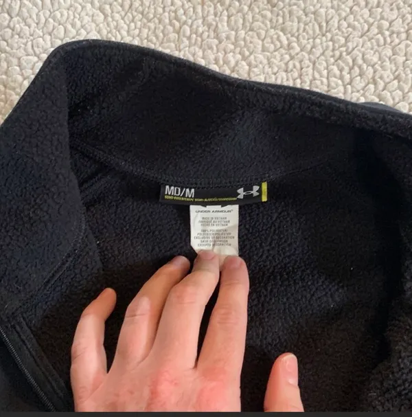 Under Armour Semi Fitted 1/4 Zip - Image 2