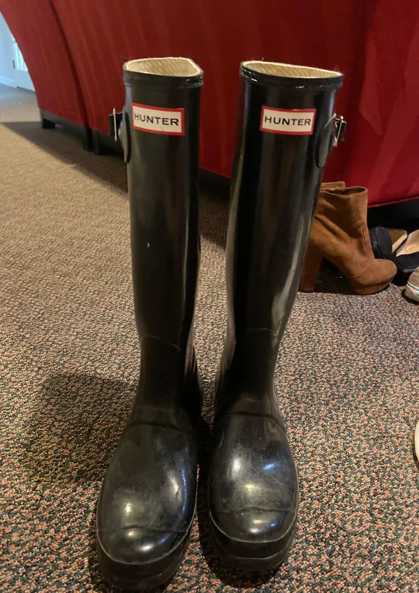 Hunter Boots Black  with Cable Knitted Tall Inserts - Image 2