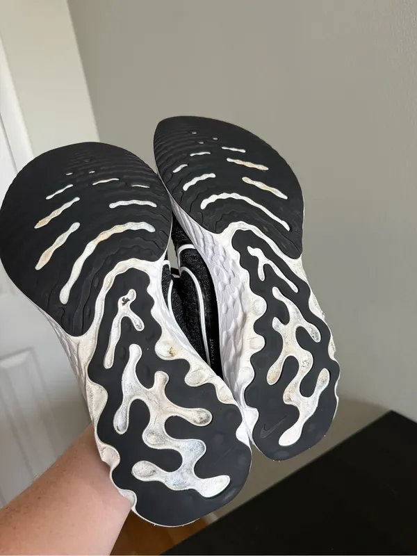 Nike Women’s React Infinity Run Flyknit 3 Black White Size 8.5 - Image 8