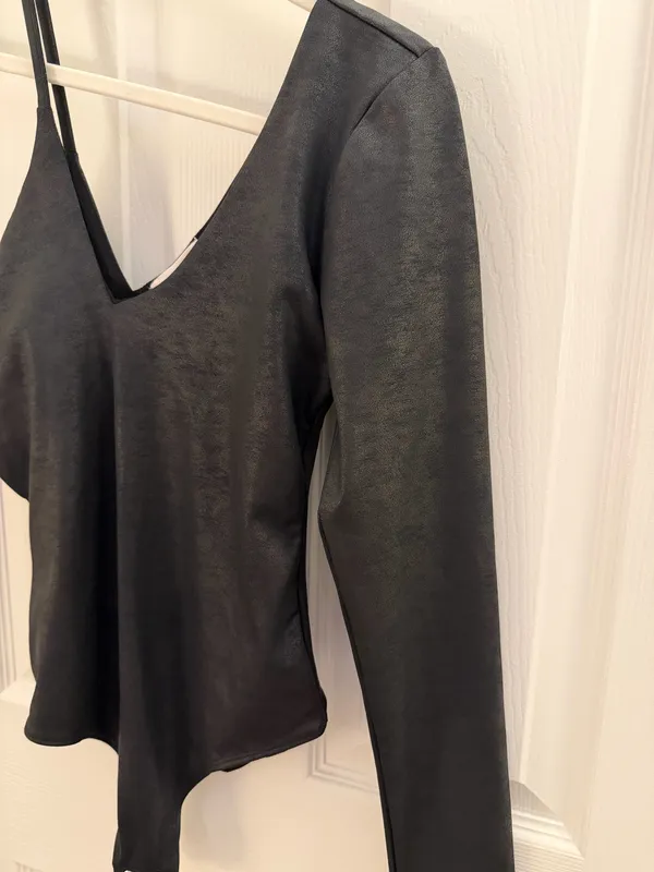 Good American Black One Shoulder Asymmetrical Bodysuit 1 - Image 4