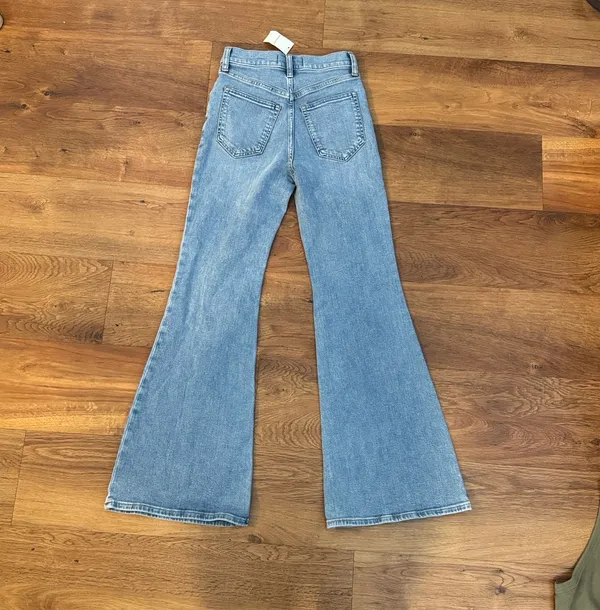 Abercrombie & Fitch Ultra High Rise The Flare Jeans - Image 8