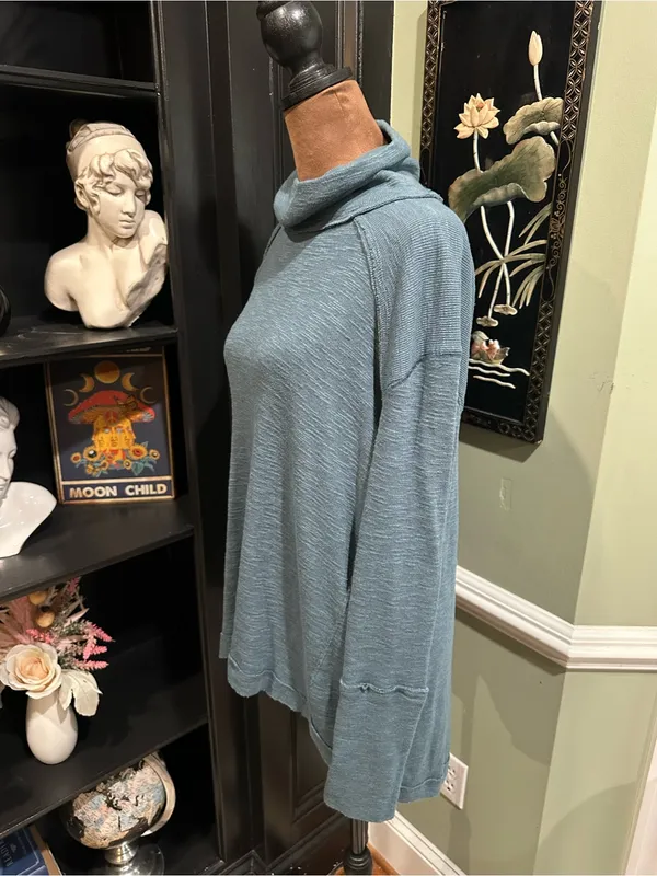 Free People We The Free Split‑Back Turtleneck Thermal – Size Medium - Image 5