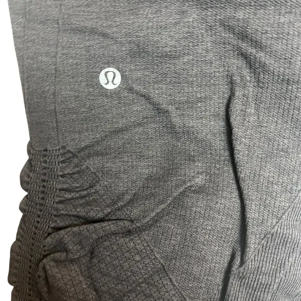 Lululemon Women's 10 In The Flow Crop Leggings Solid Charcoal‎ Scrunch Yoga - Image 5