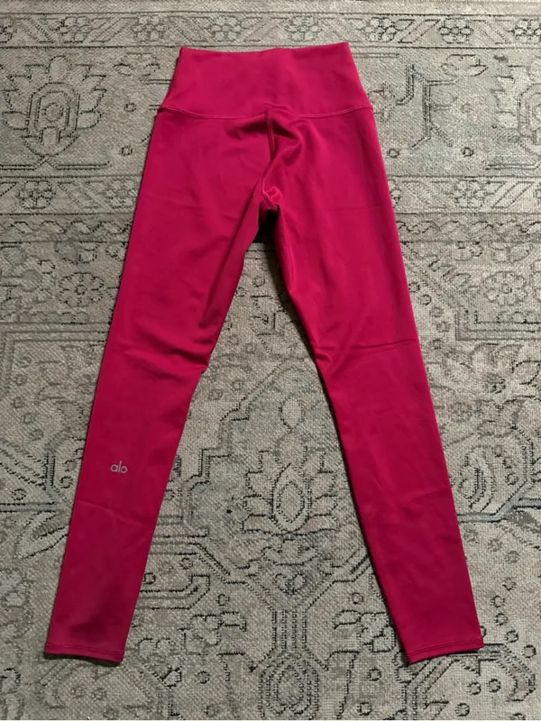 ALO Yoga High-Waist Magenta Leggings - Image 3