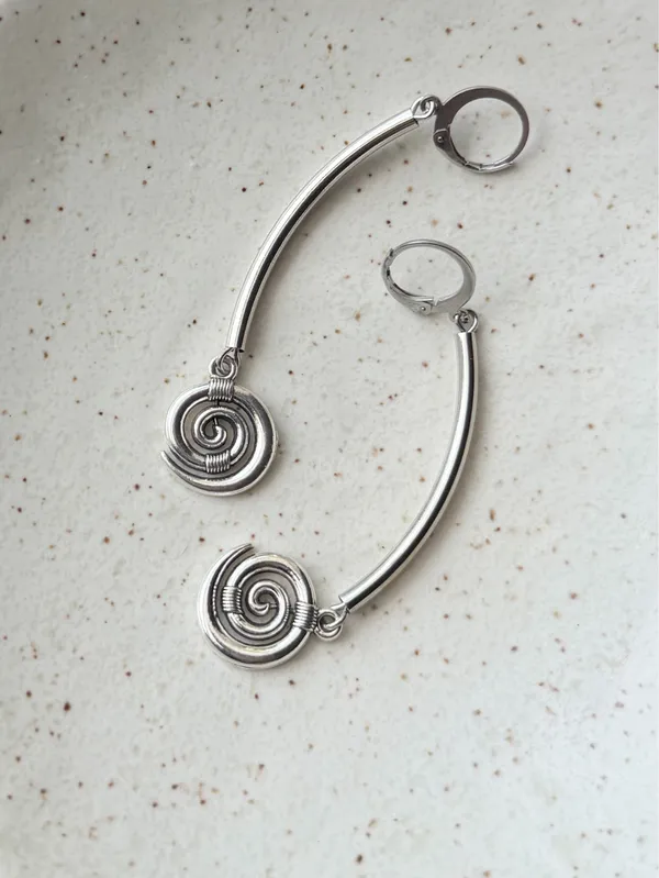 Handmade grunge fairy whimsical boho style swirl spiral unisex dangle earrings ⭐️🍃🌀 - Image 2