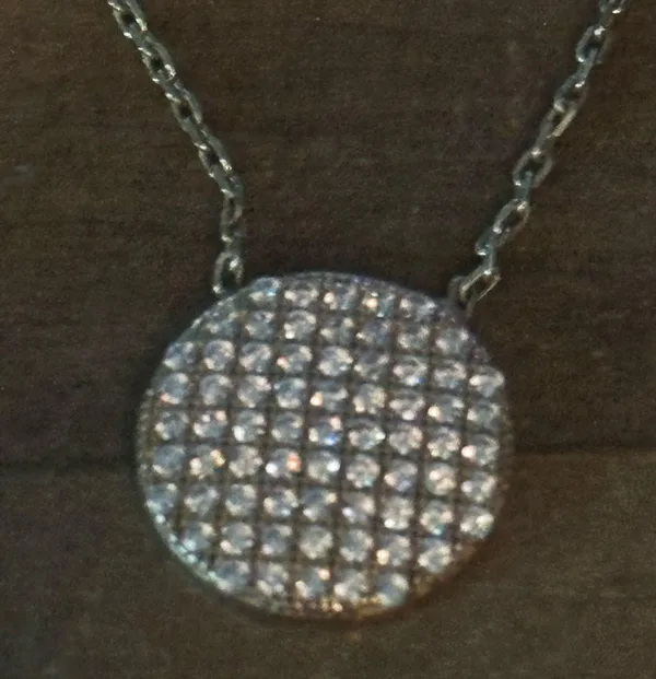 Dainty 925 gold layered pave crystal disc necklace - Image 4