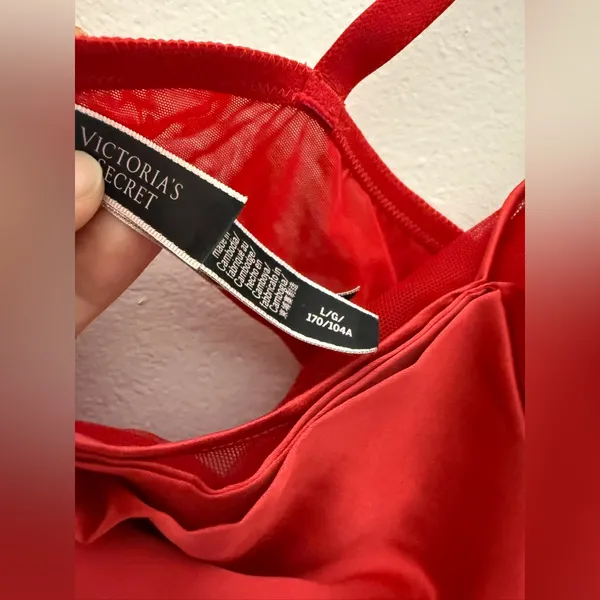 Victoria’s Secret Satin Camisole & Shorts Set Red Large‎ - Image 5