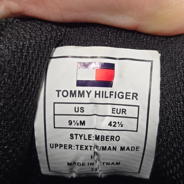 NWOT Tommy Hilfiger Mbero Men’s 9.5 Black Mesh Low Top Sneakers - Image 9