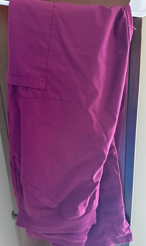 Authentic Cherokee Workwear Scrub Set - Image 2