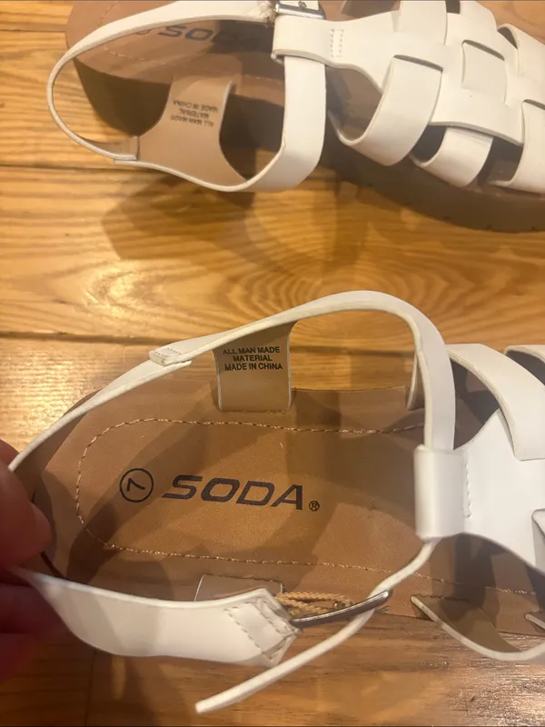 Soda Size 7 White Strappy Woven Fisherman Buckle Sandals - Image 4