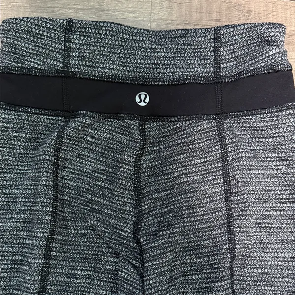 Lululemon Skinny‎ Groove Pant Leggings, Size 2 - Image 4