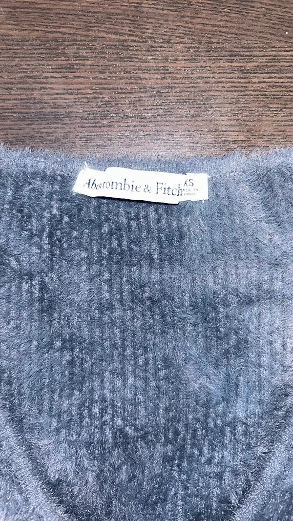 Abercrombie and Fitch cropped sweater - Image 2