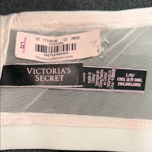 Victoria's Secret Cream Lace Halter Bra - Image 4