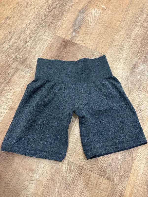 NVGTN Grey Biker Shorts Seamless - Image 3