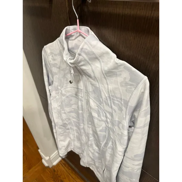 Lululemon Define jacket in Incognito Camo Jacquard Alpine White Womens 8 - Image 2