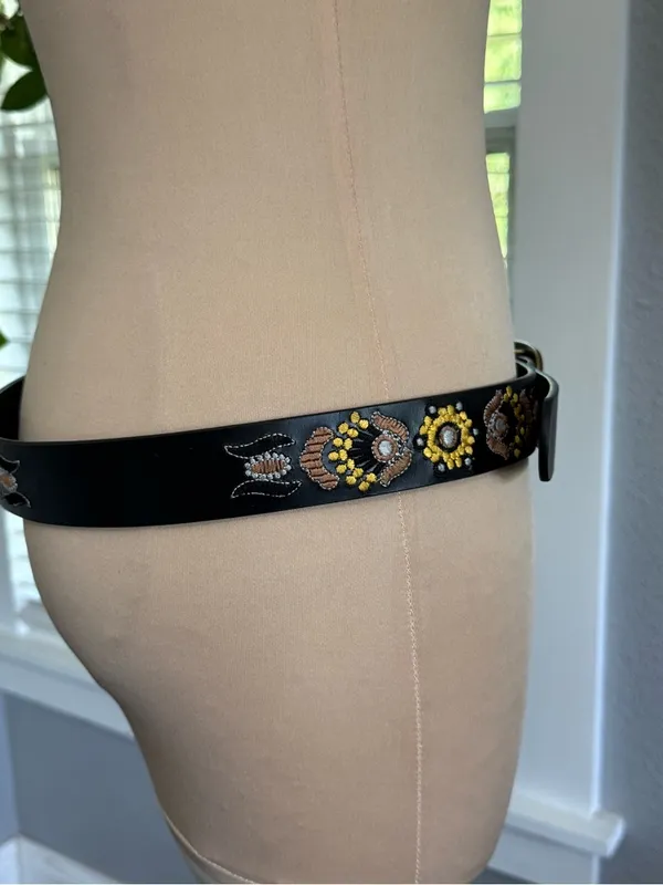 NWT Lucky Brand Sequin Beaded Floral Leather Belt Size Medium - Image 5