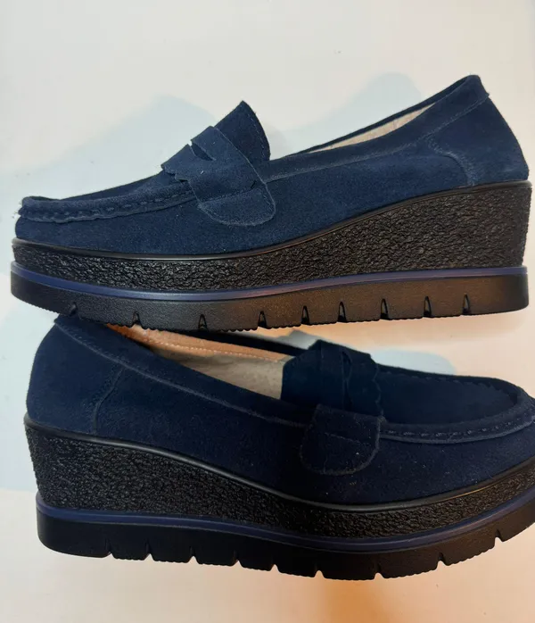 Womens Navy Loafers Size 39 - Image 6