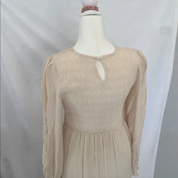 Elegant Cream Long Sleeve Dress - Image 6