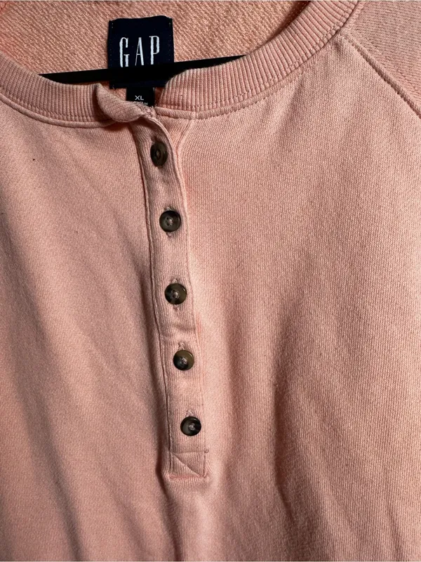 301. GAP Women's Peach Button Henley Pullover - Image 3
