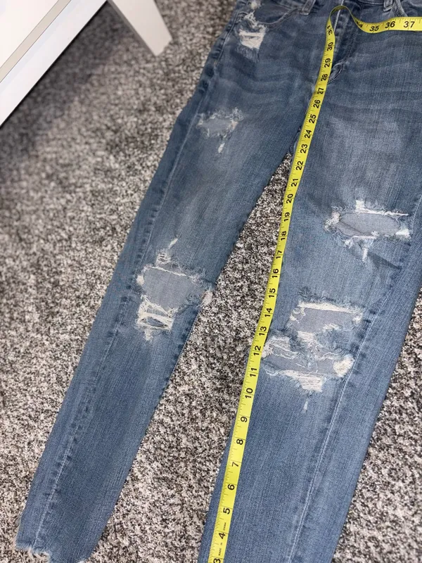 American Eagle high waisted ripped jegging - Image 4