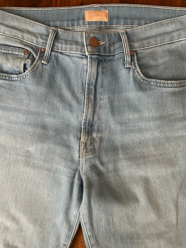 MOTHER Light Blue Insider Crop Step Fray Jeans - Image 5
