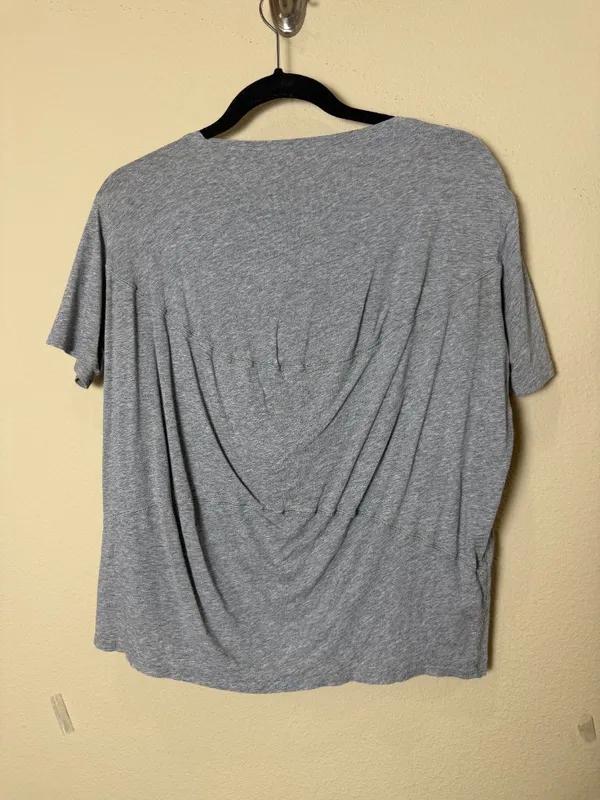 Lululemon Back In Action Short Sleeve Heathered Grey Size Small - Image 4