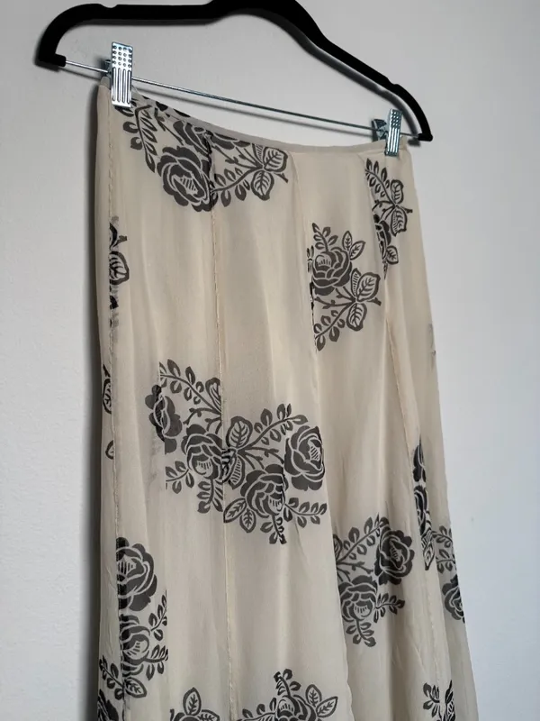 Banana Republic Boho Silk Cream Skirt - Image 2