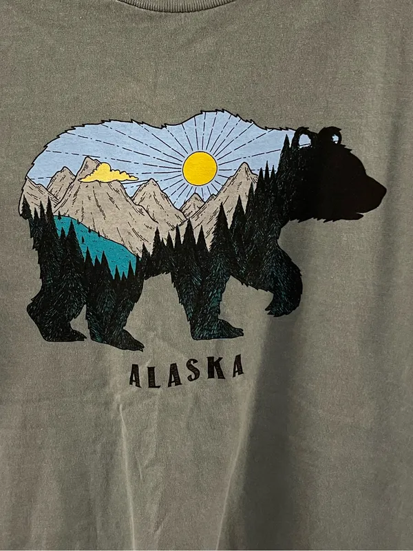 Blue 84 NWT Alaska Bear Graphic T-Shirt - Medium - Image 5