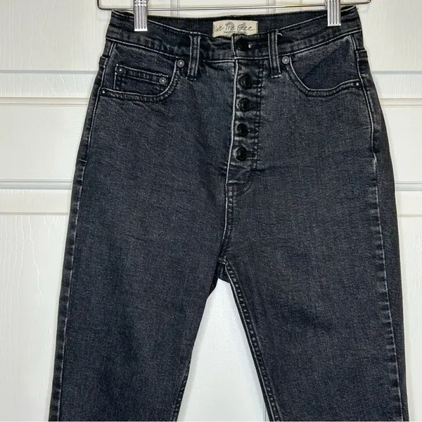 Free People We The Free Black Wash High Rise Button Size‎ 26 - Image 3
