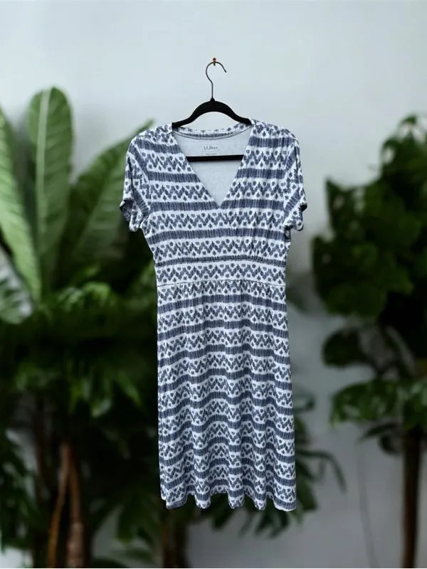 L.L.Bean Faux Wrap Dress Size Medium - Image 2