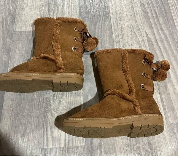 No Brand, Generic of Ugg Boots; Tan with Criss cross Bow with Pom Poms 9 Women’s - Image 10