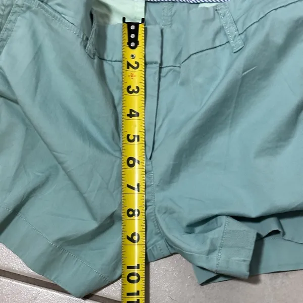 J.Crew Women Green Casual‎ Chino Shorts size 2. - Image 8