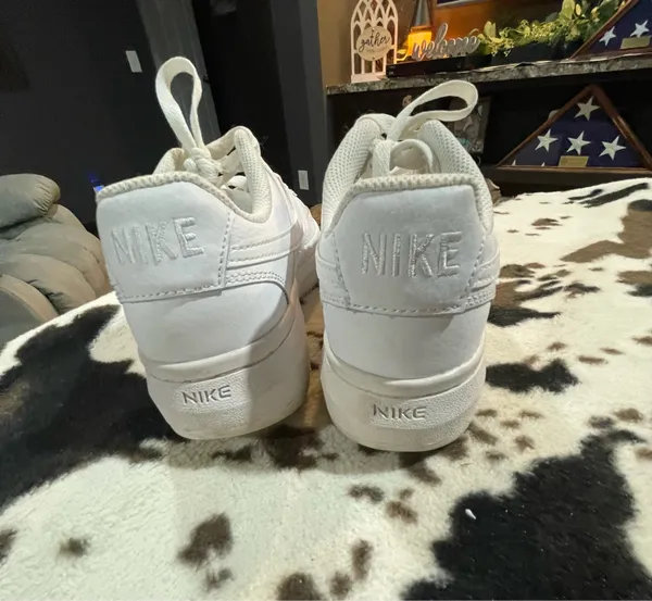 Nike Sneakers Women’s White 8 - Image 2