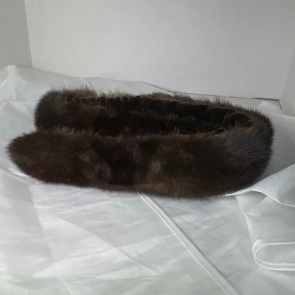 Vintage dark brown mink collar with clasp Clip holders. - Image 2