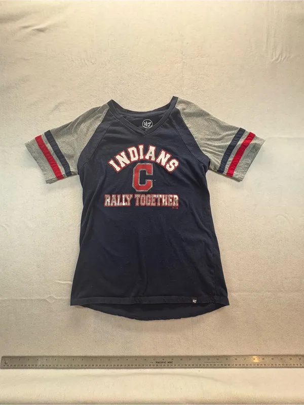 ‘47 Cleveland Indians Rally Together Women’s V Neck T Shirt Navy Gray M MLB - Image 2