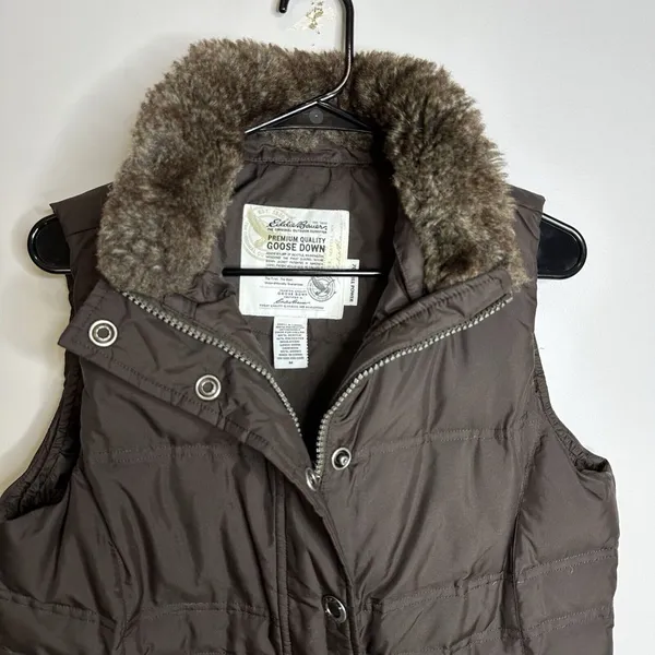 Women's Eddie Bauer Size Medium Goose‎ Down 700 Fill Turtle Neck Full Zip Vest - Image 3