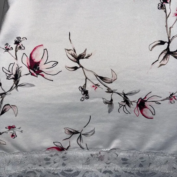 WHITE‎ HOUSE BLACK MARKET White Floral Lace Trim Cami Tank Top EUC Size XS - Image 6