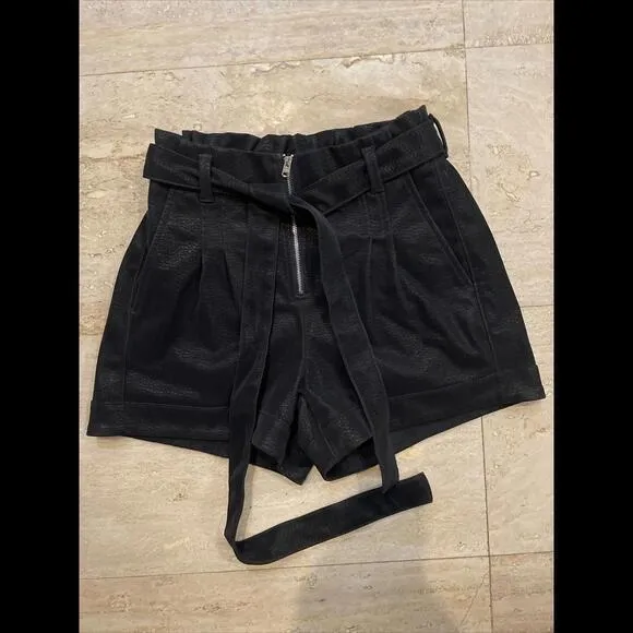 Express‎ Shortie Extreme High Rise Faux Leather Shorts size 2 W/ Belt - Image 2