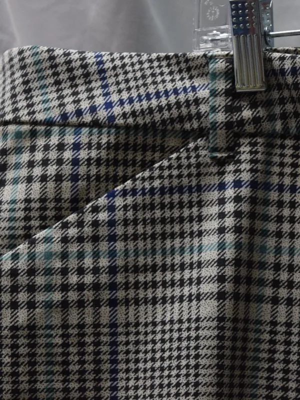 NWT Old Navy High Rise Pixie Slacks, Houndstooth Print, Size 28 - Image 2