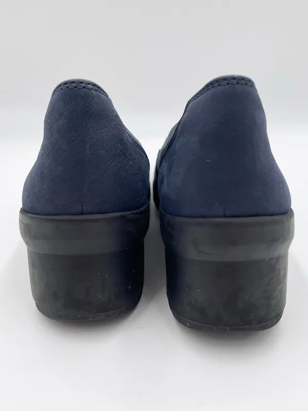 Clarks Collection Suttyn Kaylie Slip-On Shoes Size 7 Navy Blue Nubuck Leather - Image 6