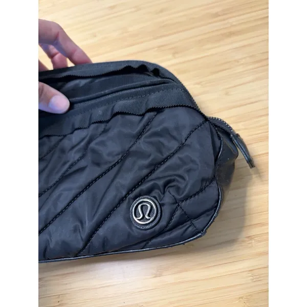 Lululemon Don't Sweat It Kit Quilted Bag Black - Image 4